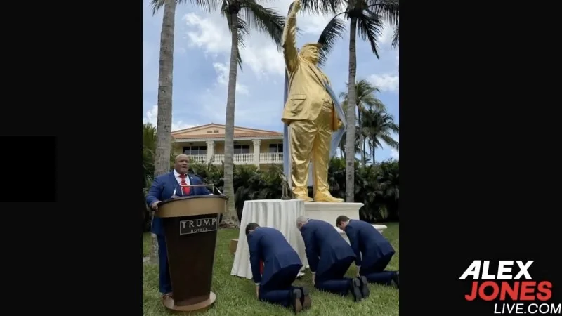 TrumpGoldenStatue