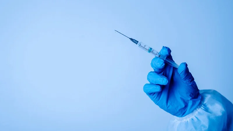 HypodermicNeedleVaccine