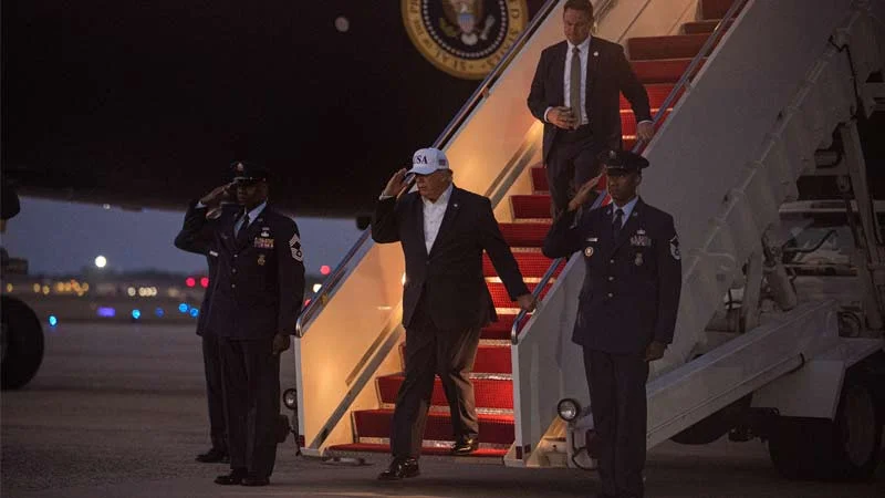 TrumpstairAF111