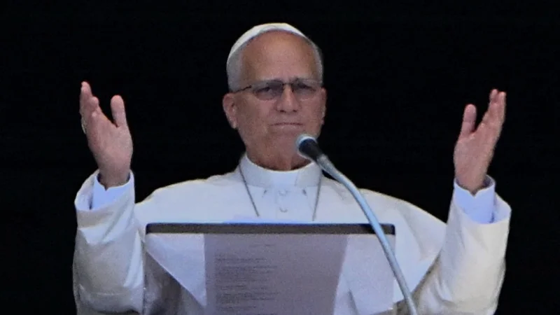PopeWelcomesAliens